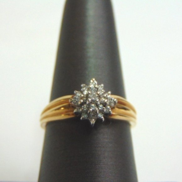 Lovely Women's Vintage Estate 14K Yellow Gold Diamond Cluster Ring 3.6g E3560